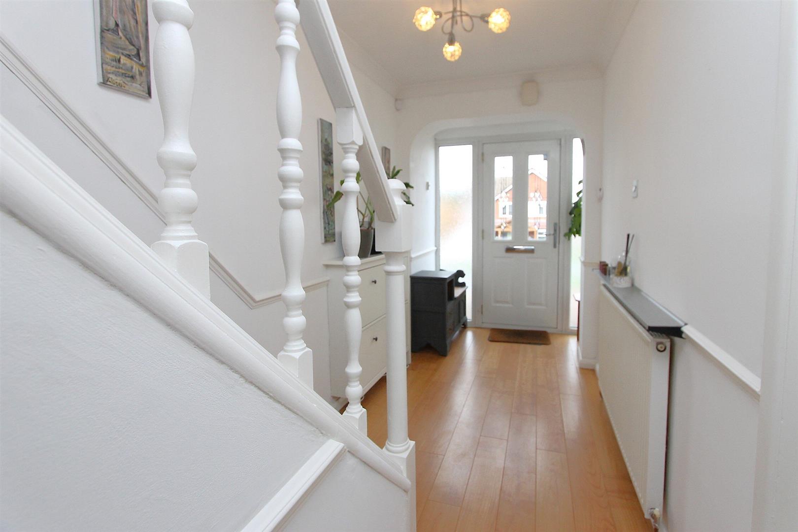 3 bed property in Croftwood Road, Stourbridge